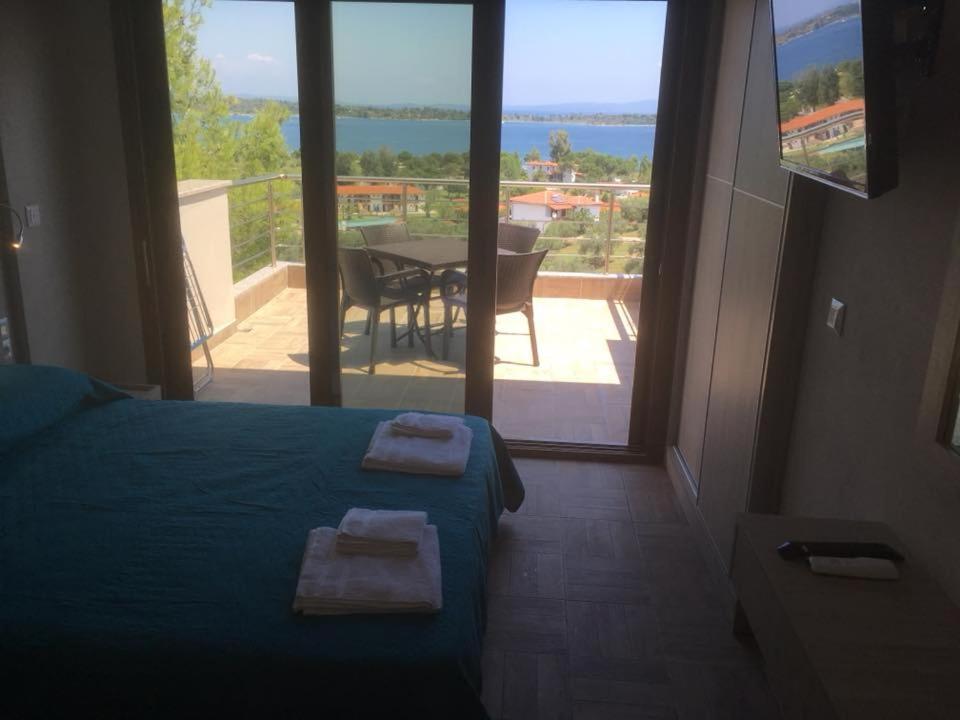 Thealos Rooms Вурвуру Екстериор снимка