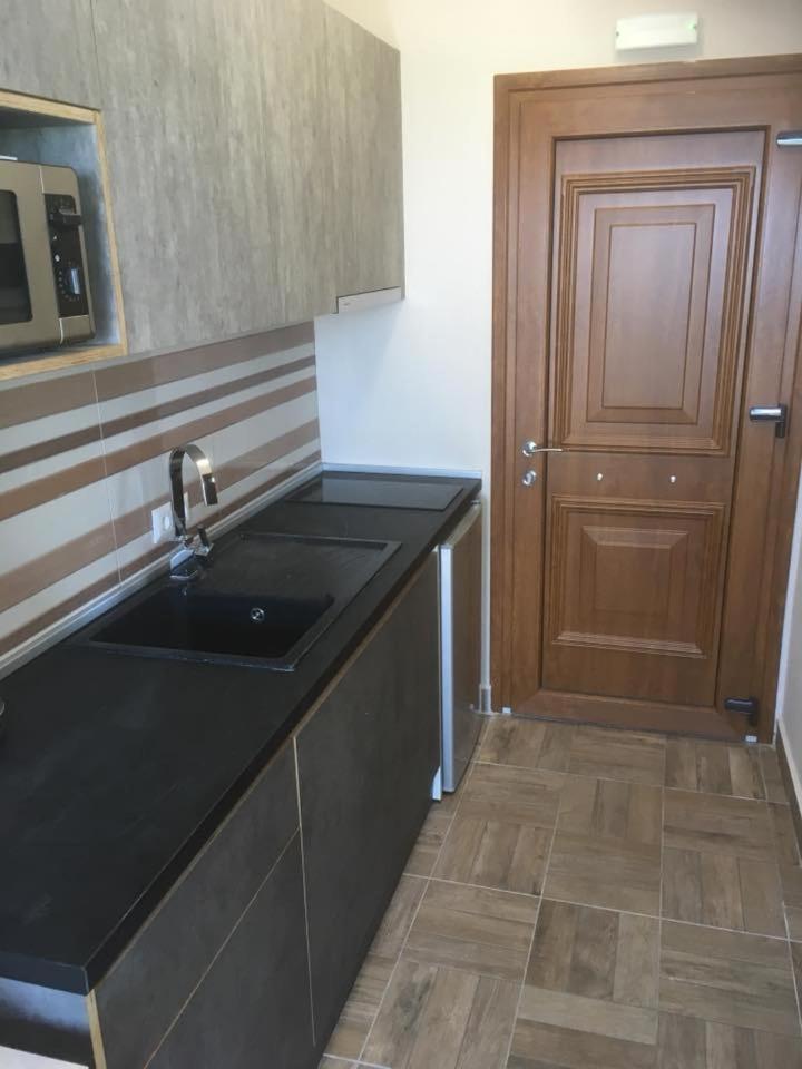 Thealos Rooms Вурвуру Екстериор снимка