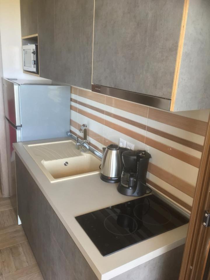 Thealos Rooms Вурвуру Екстериор снимка