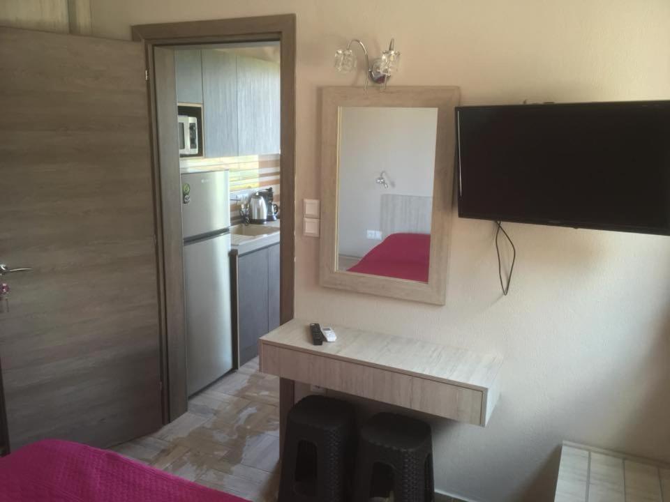 Thealos Rooms Вурвуру Екстериор снимка