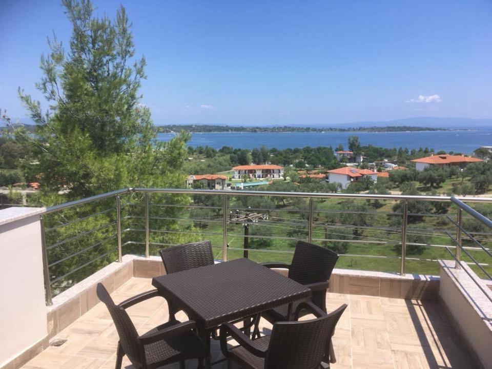 Thealos Rooms Вурвуру Екстериор снимка